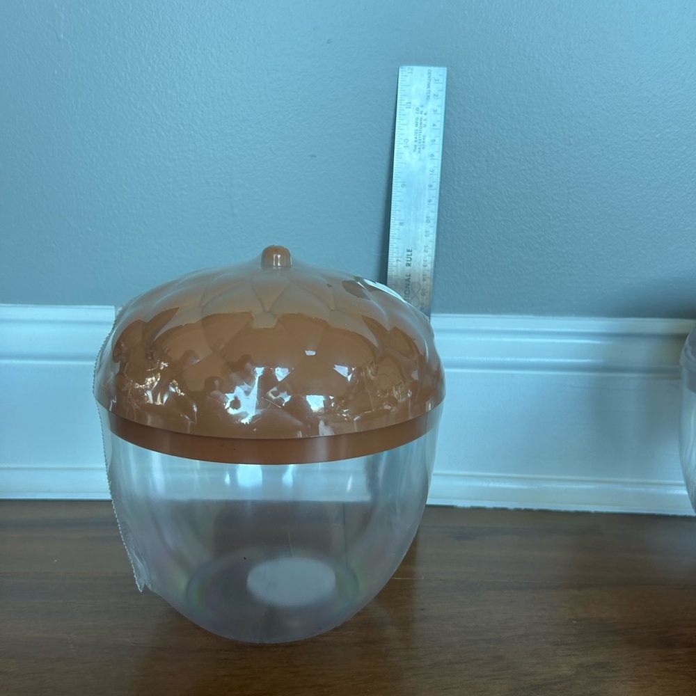 Lot of 5 Plastic Acorn Containers - Picture 2 of 4